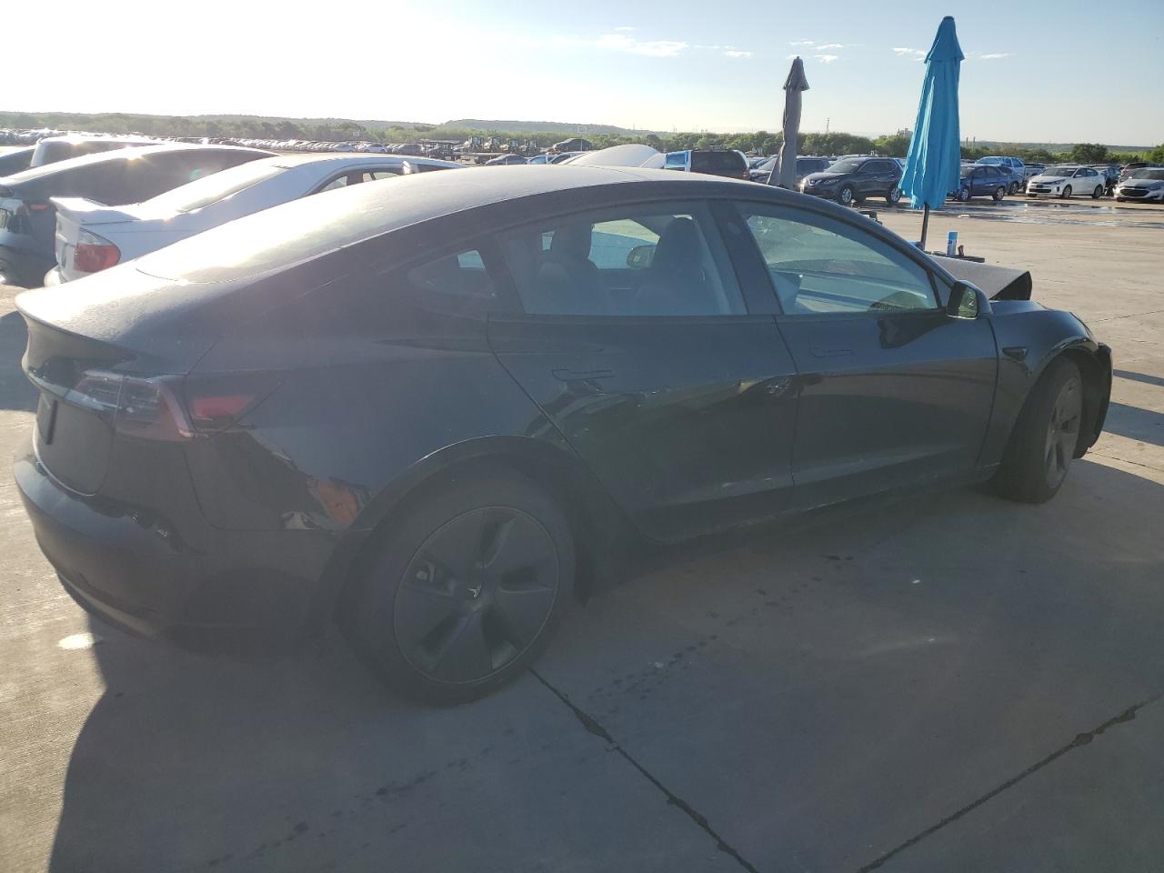 Photo 2 VIN: 5YJ3E1EA8PF697693 - TESLA MODEL 3 