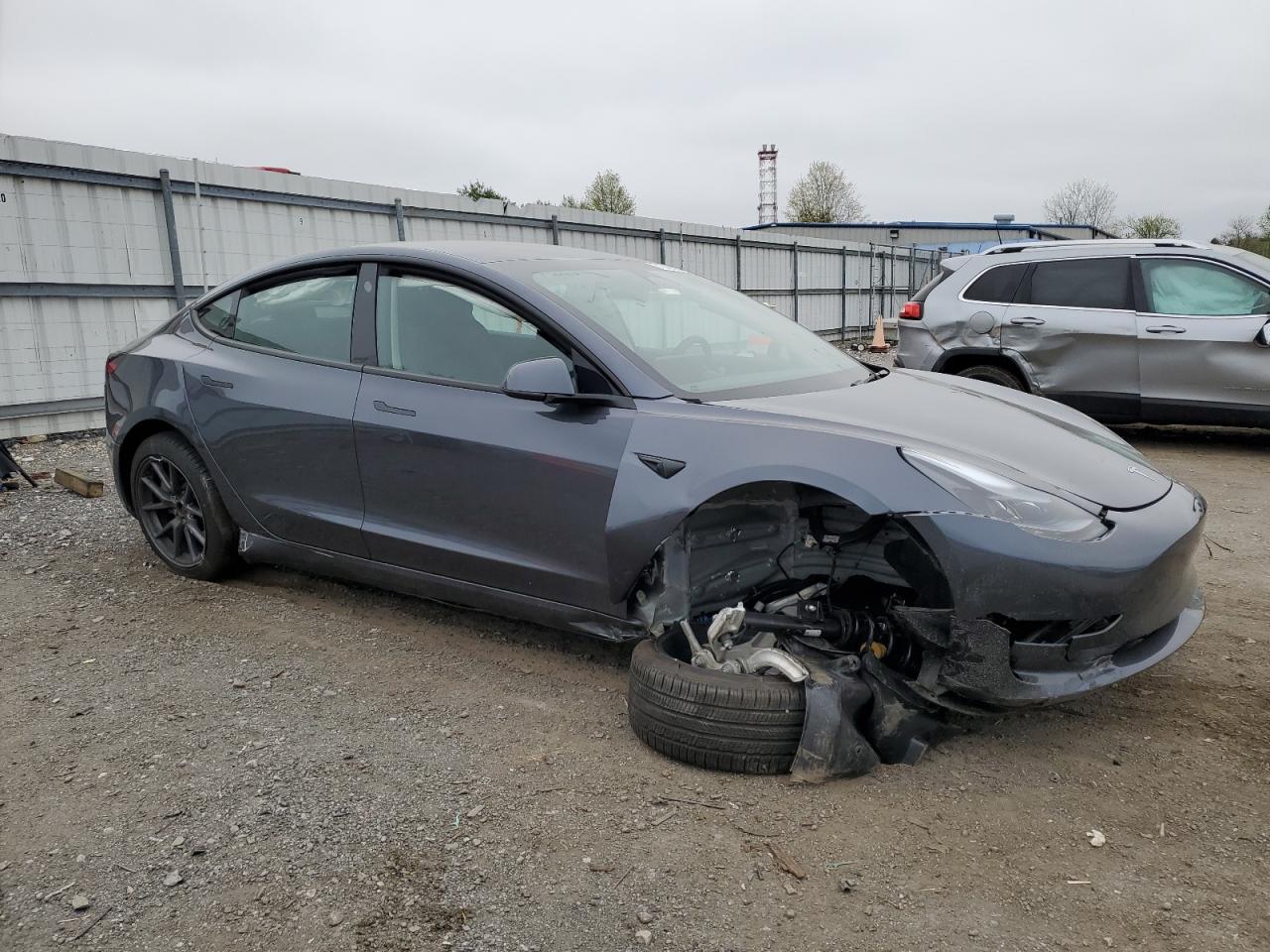 Photo 3 VIN: 5YJ3E1EA8PF700575 - TESLA MODEL 3 