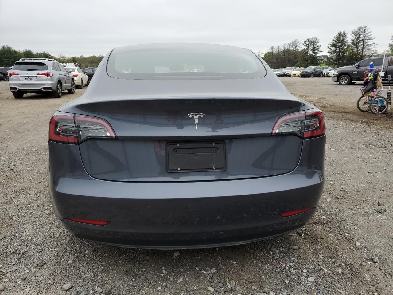 Photo 5 VIN: 5YJ3E1EA8PF700575 - TESLA MODEL 3 