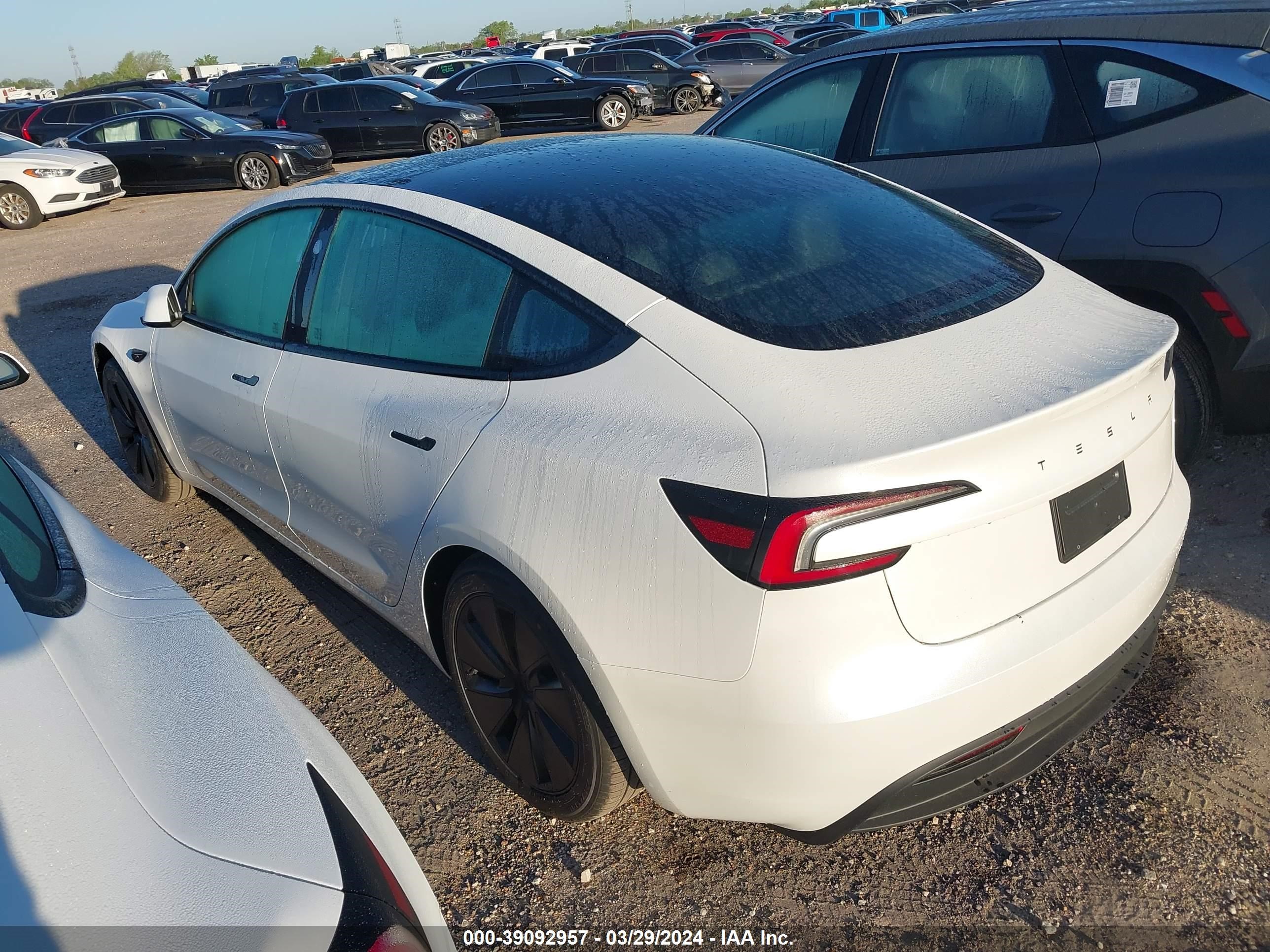 Photo 2 VIN: 5YJ3E1EA8RF728167 - TESLA MODEL 3 