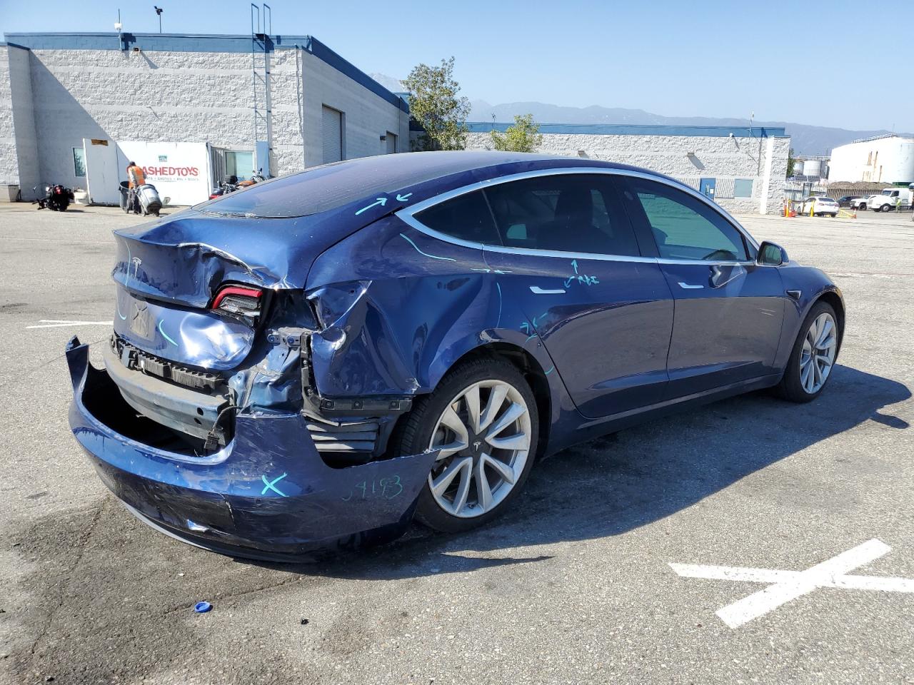 Photo 2 VIN: 5YJ3E1EA9HF002588 - TESLA MODEL 3 