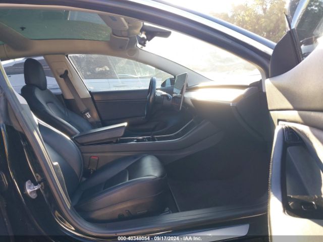 Photo 4 VIN: 5YJ3E1EA9JF020823 - TESLA MODEL 3 