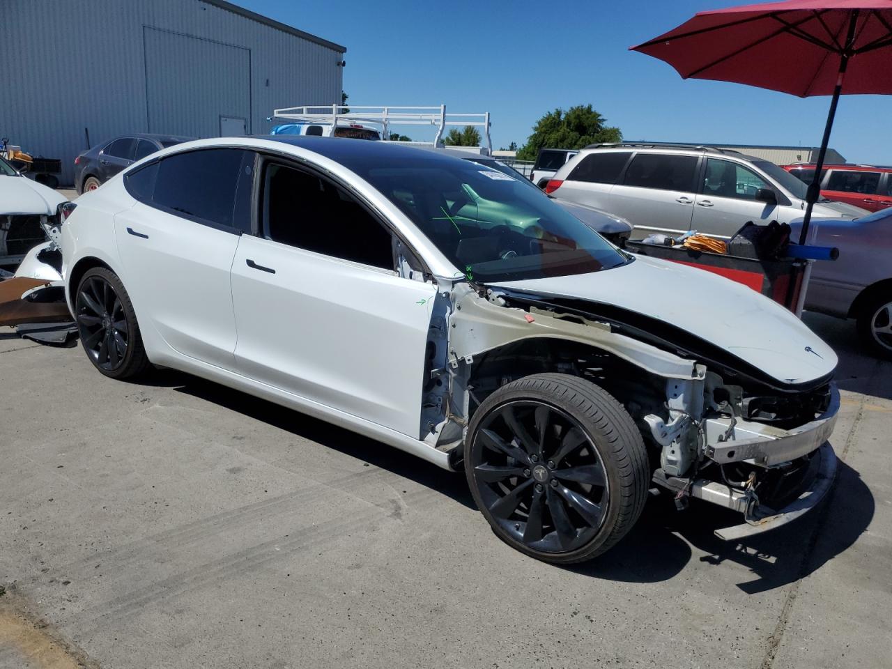 Photo 3 VIN: 5YJ3E1EA9JF023186 - TESLA MODEL 3 