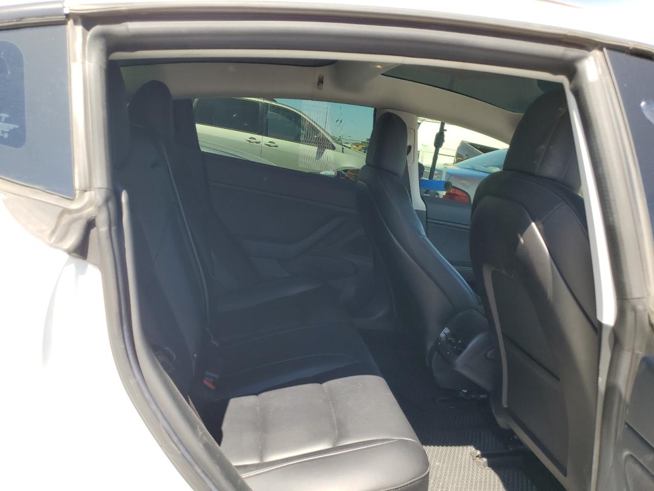 Photo 9 VIN: 5YJ3E1EA9JF023186 - TESLA MODEL 3 