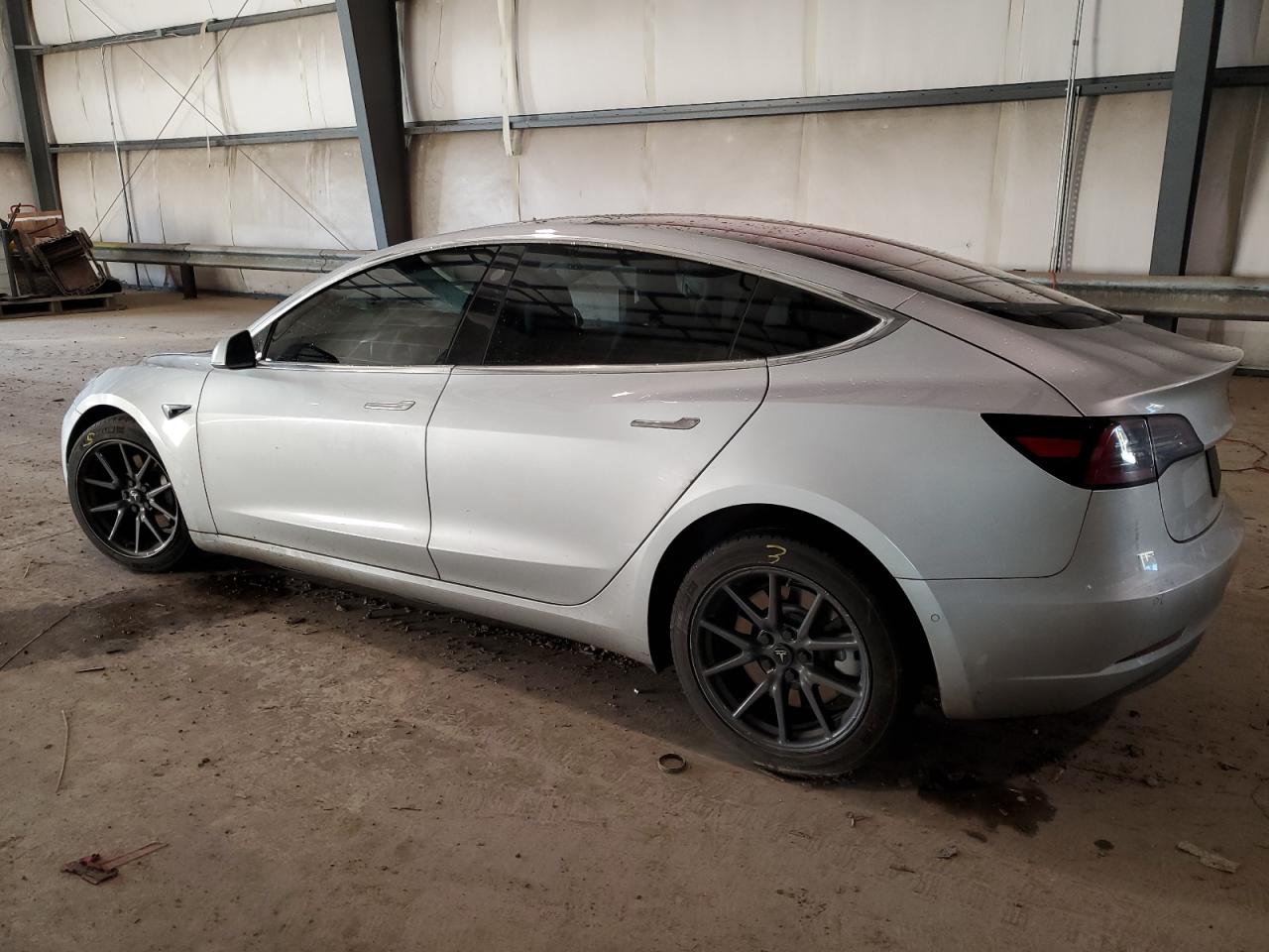 Photo 1 VIN: 5YJ3E1EA9JF043034 - TESLA MODEL 3 