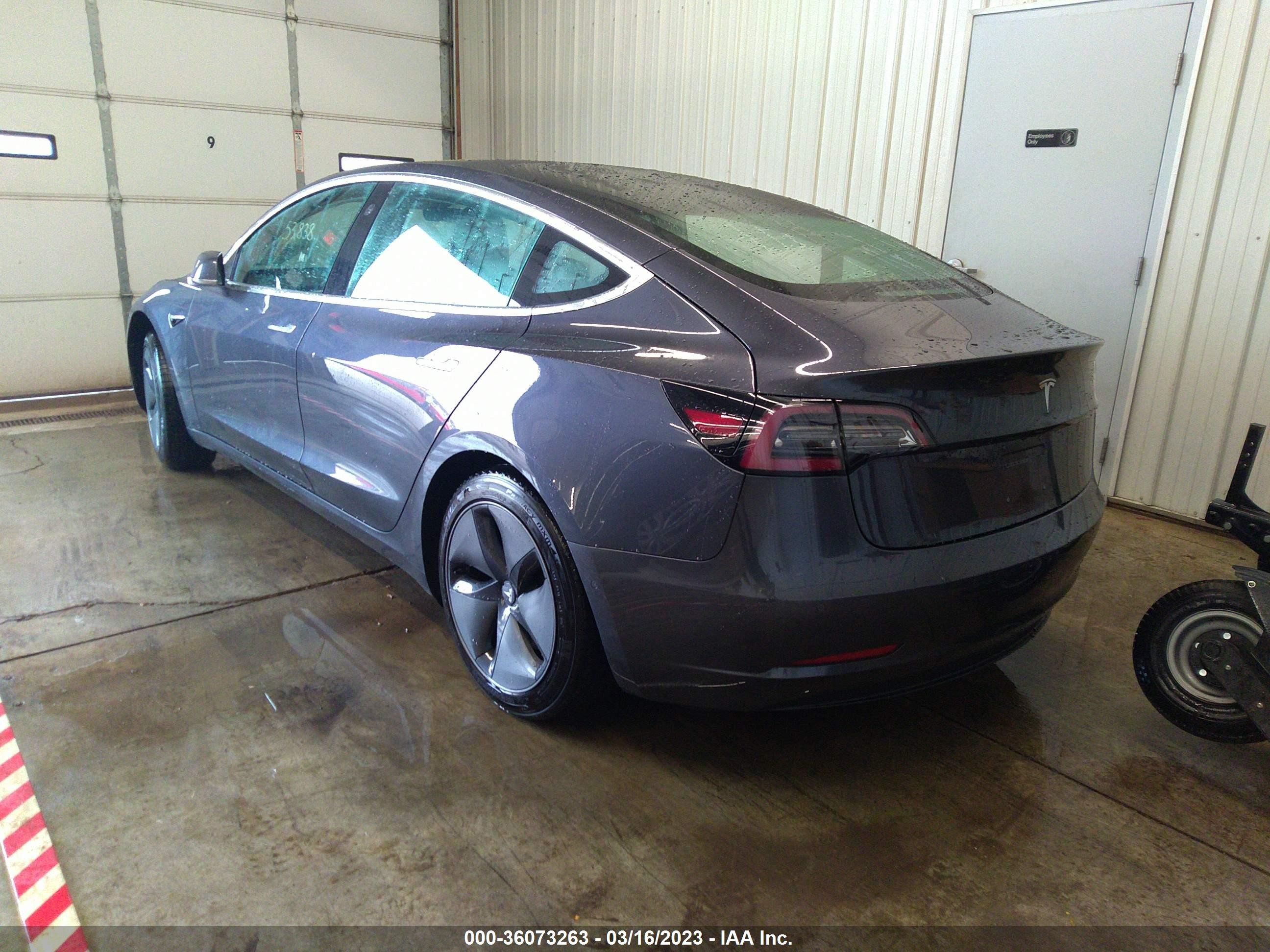 Photo 2 VIN: 5YJ3E1EA9JF153744 - TESLA MODEL 3 