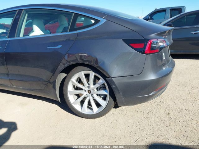 Photo 5 VIN: 5YJ3E1EA9JF181186 - TESLA MODEL 3 