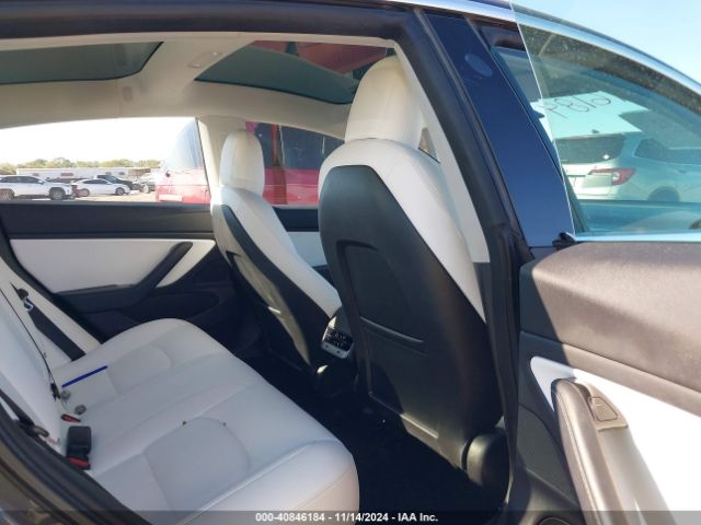 Photo 7 VIN: 5YJ3E1EA9JF181186 - TESLA MODEL 3 