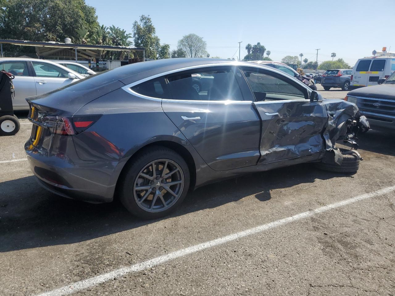 Photo 2 VIN: 5YJ3E1EA9KF447467 - TESLA MODEL 3 