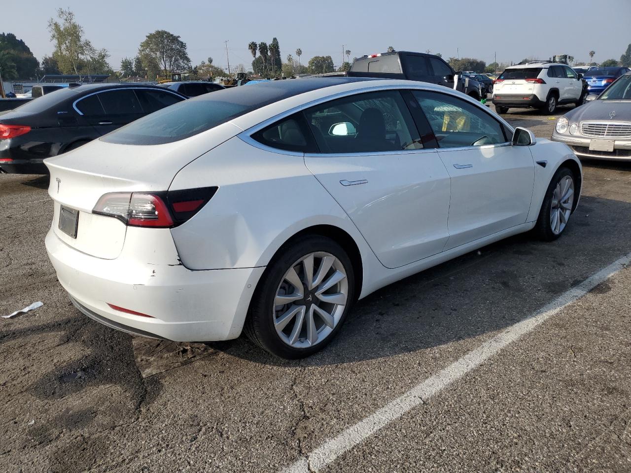 Photo 2 VIN: 5YJ3E1EA9KF508056 - TESLA MODEL 3 