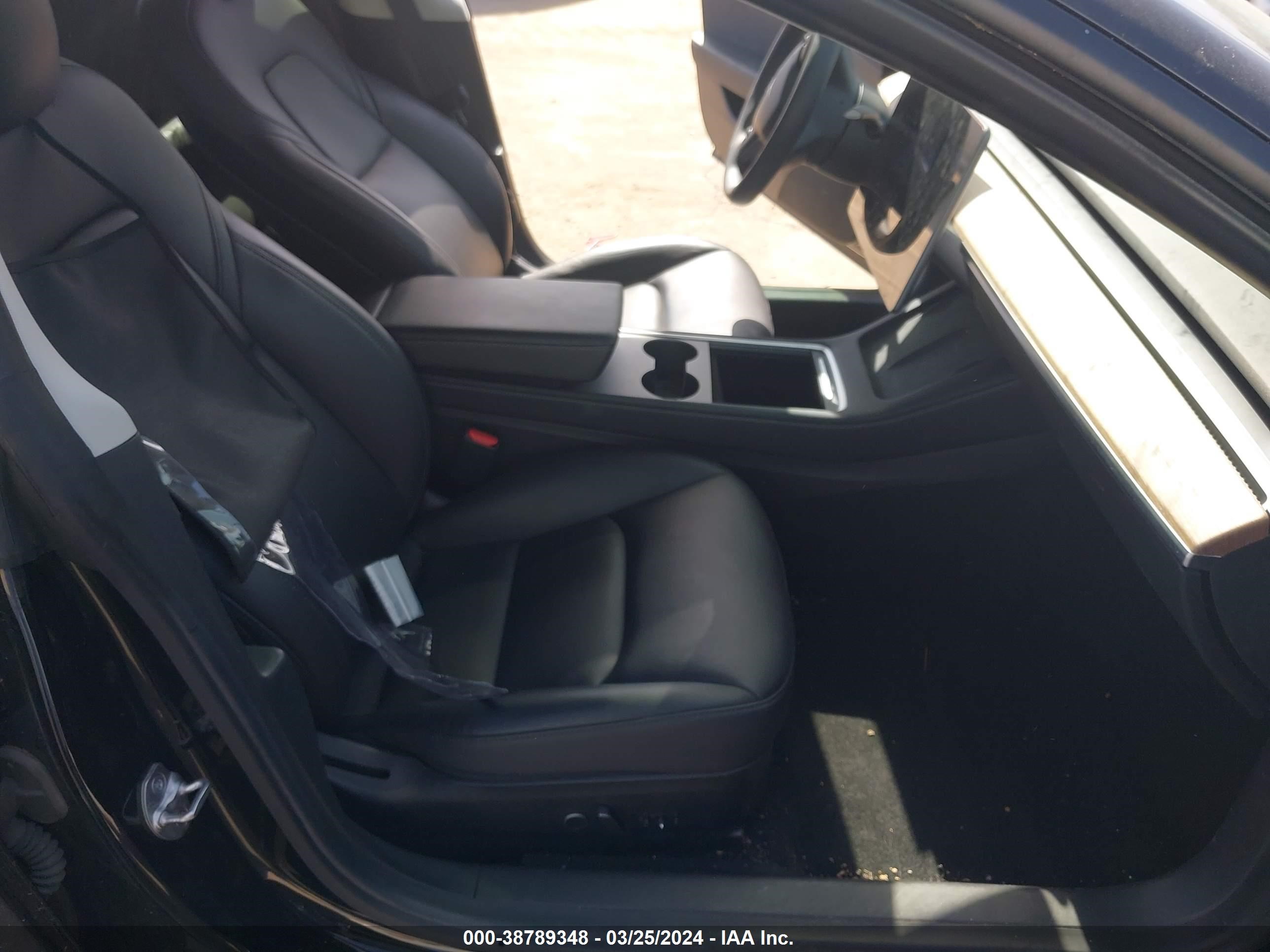 Photo 4 VIN: 5YJ3E1EA9MF854417 - TESLA MODEL 3 