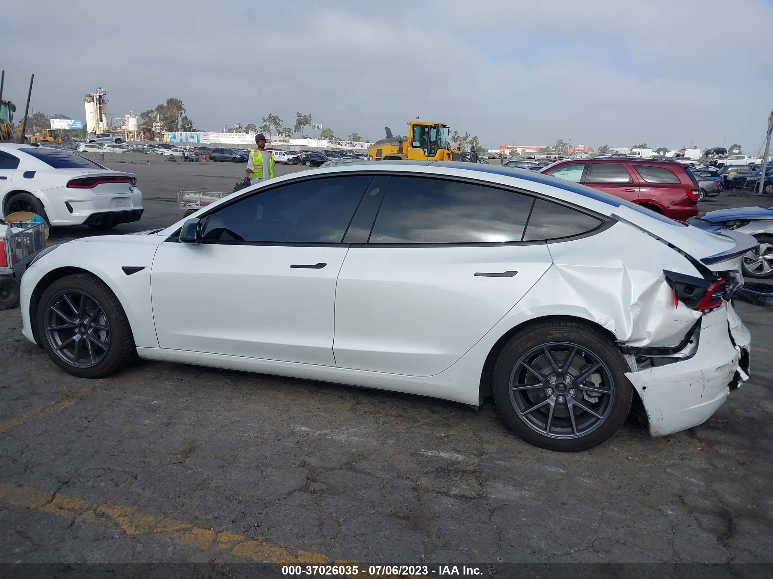 Photo 12 VIN: 5YJ3E1EA9NF193294 - TESLA MODEL 3 