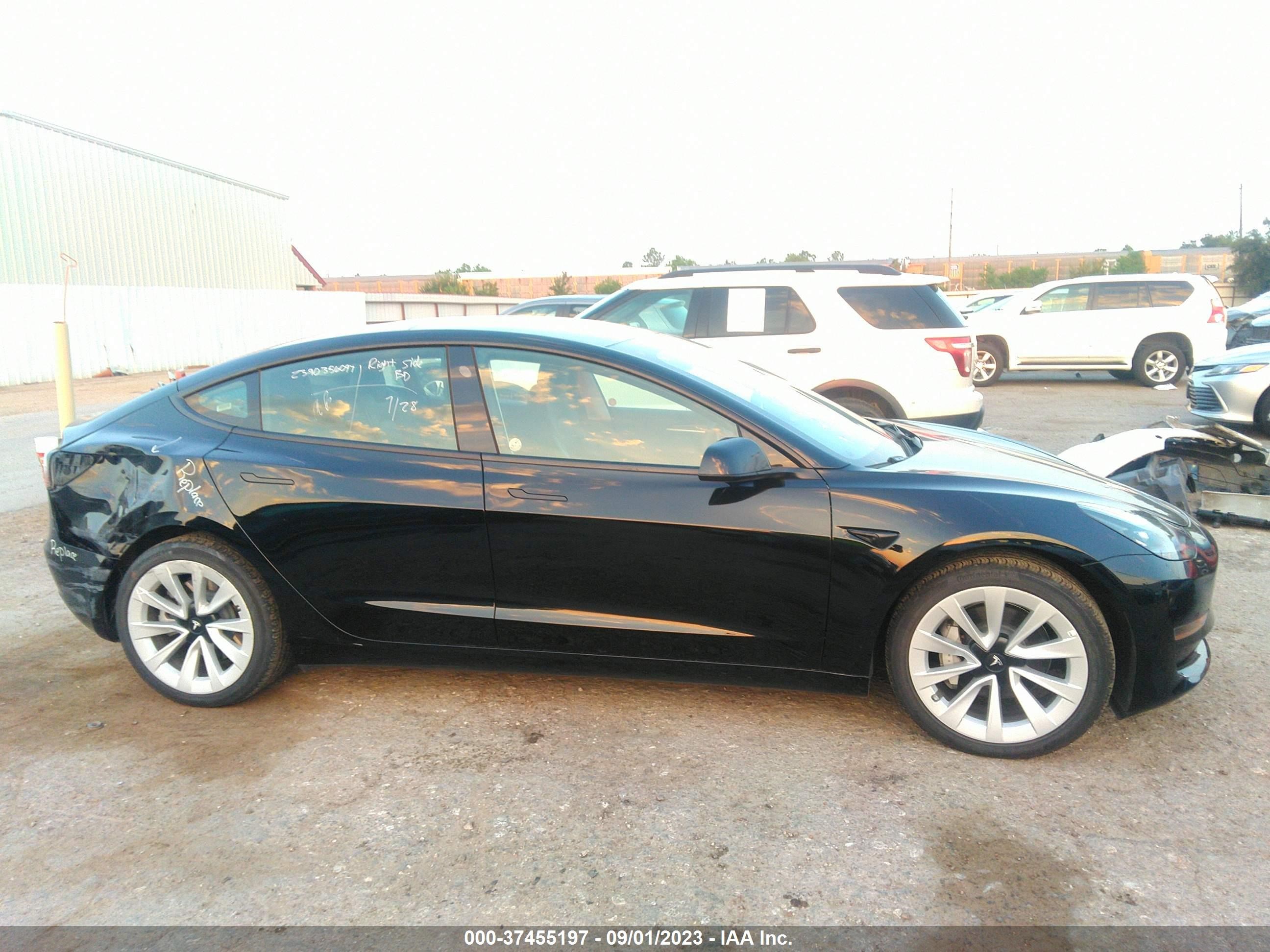 Photo 11 VIN: 5YJ3E1EA9PF439263 - TESLA MODEL 3 