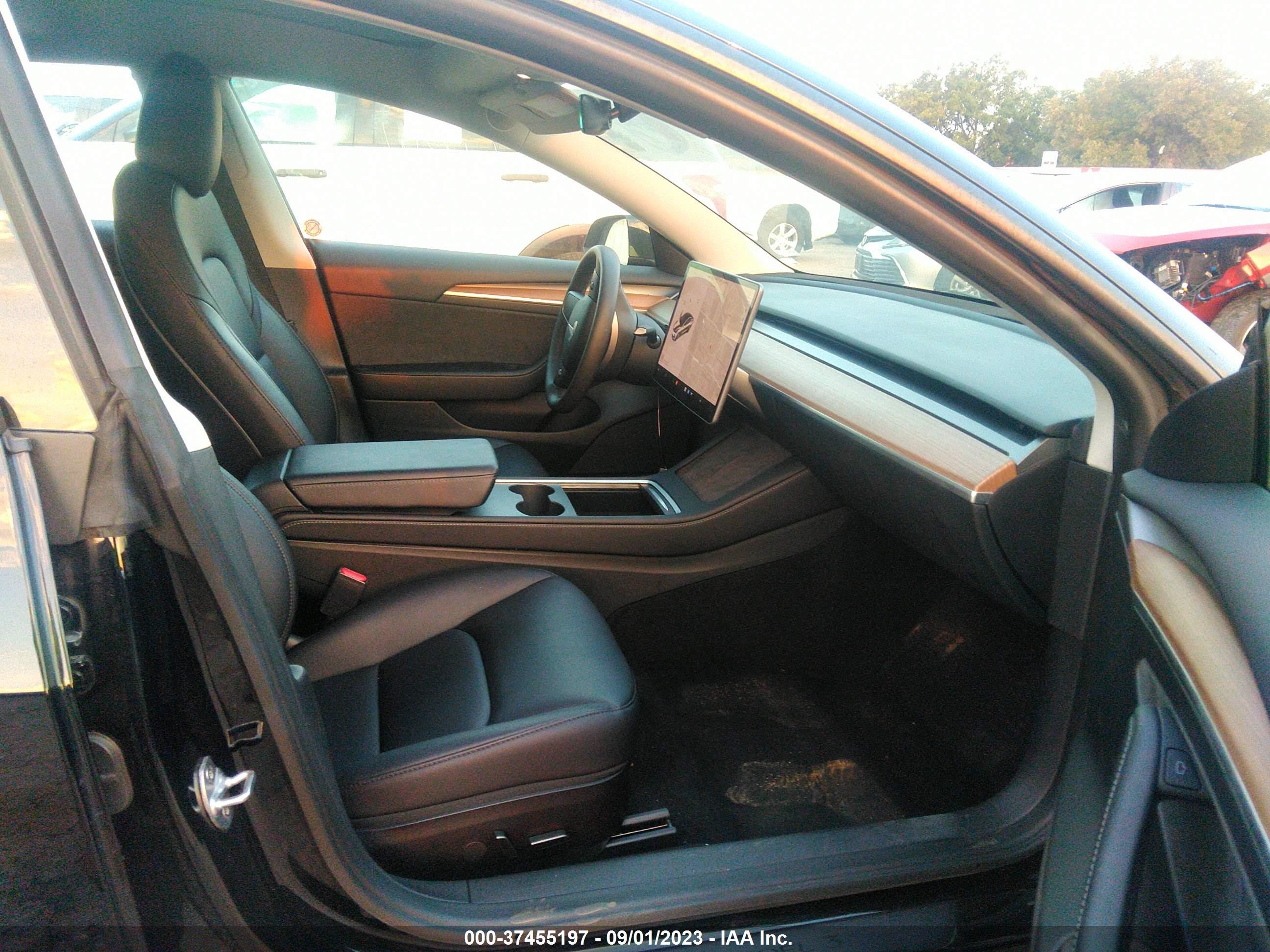 Photo 4 VIN: 5YJ3E1EA9PF439263 - TESLA MODEL 3 