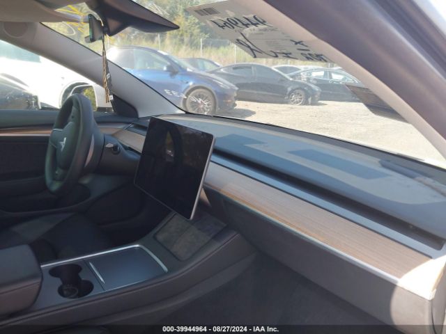 Photo 4 VIN: 5YJ3E1EA9PF555921 - TESLA MODEL 3 