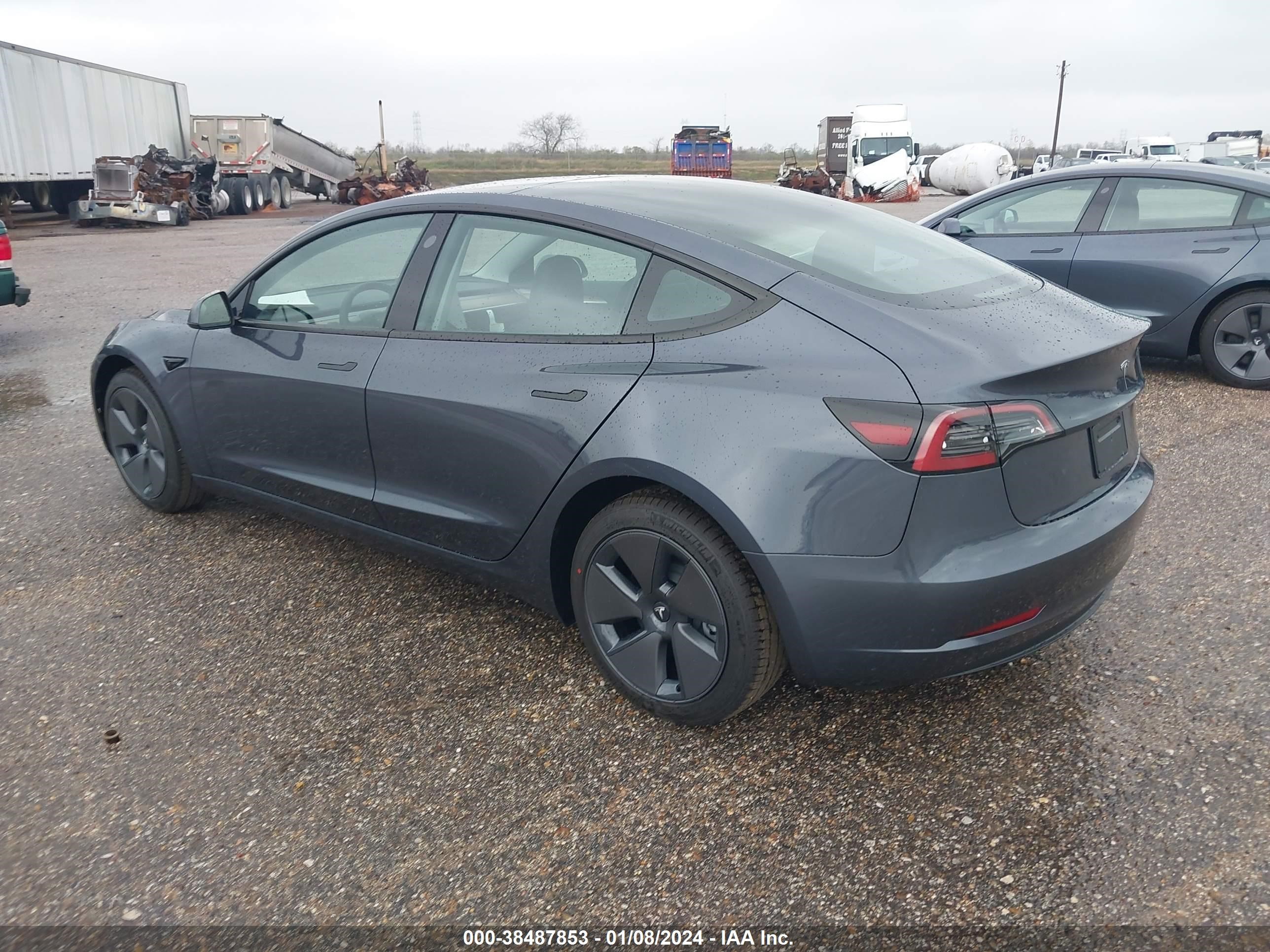 Photo 2 VIN: 5YJ3E1EA9PF705428 - TESLA MODEL 3 