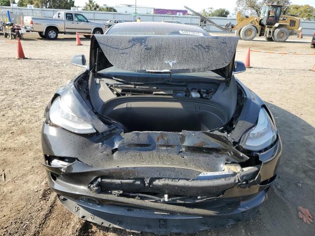 Photo 4 VIN: 5YJ3E1EAXJF007661 - TESLA MODEL 3 