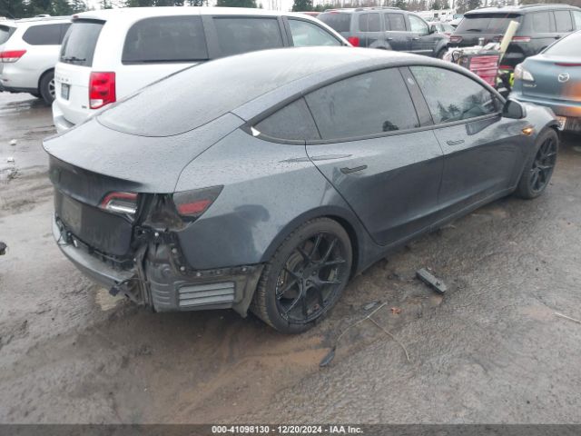 Photo 3 VIN: 5YJ3E1EAXJF012021 - TESLA MODEL 3 