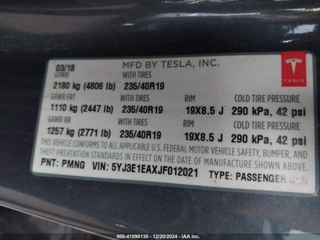 Photo 8 VIN: 5YJ3E1EAXJF012021 - TESLA MODEL 3 