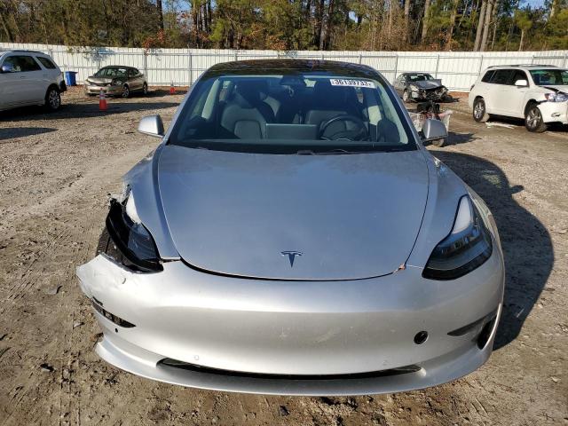 Photo 4 VIN: 5YJ3E1EAXJF017851 - TESLA MODEL 3 