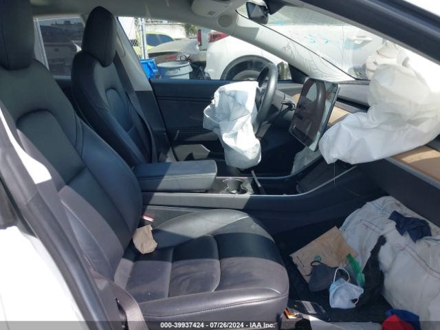 Photo 4 VIN: 5YJ3E1EAXJF044435 - TESLA MODEL 3 