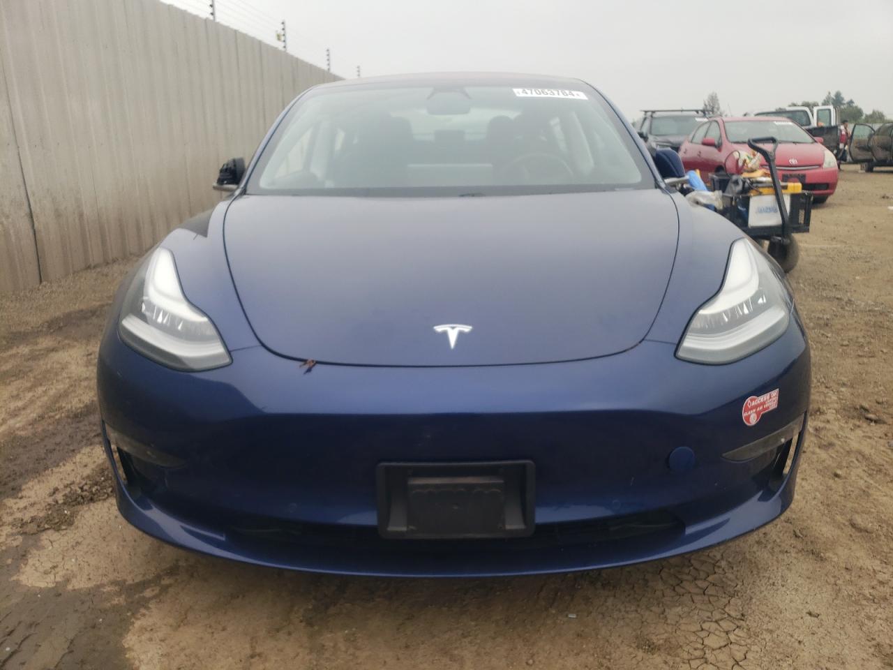 Photo 4 VIN: 5YJ3E1EAXJF059212 - TESLA MODEL 3 