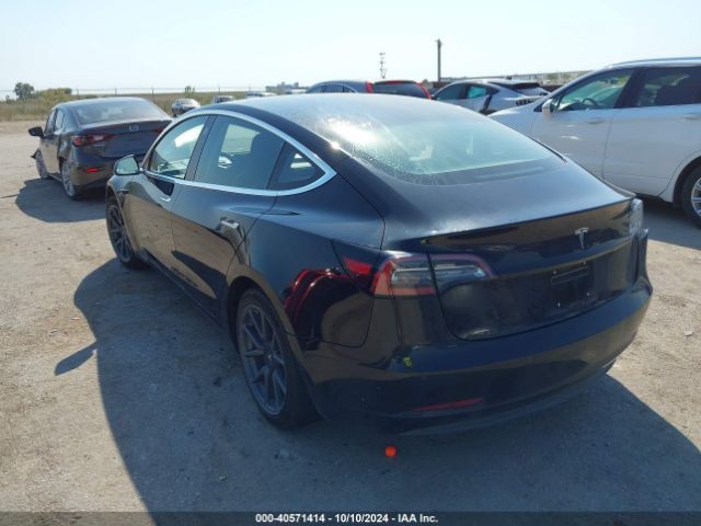 Photo 2 VIN: 5YJ3E1EAXJF070355 - TESLA MODEL 3 