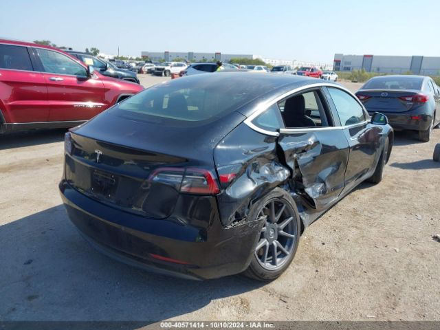 Photo 3 VIN: 5YJ3E1EAXJF070355 - TESLA MODEL 3 