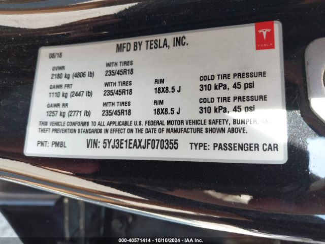 Photo 8 VIN: 5YJ3E1EAXJF070355 - TESLA MODEL 3 