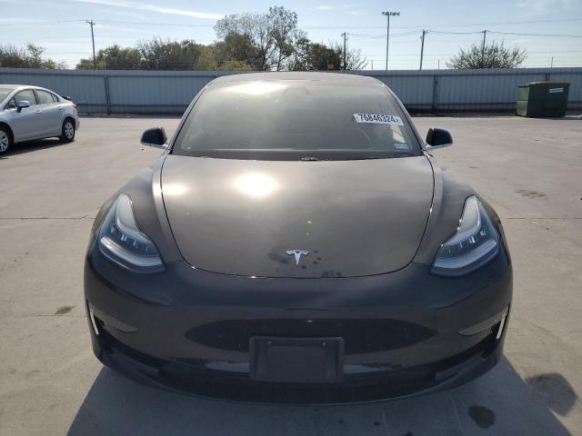 Photo 4 VIN: 5YJ3E1EAXJF098480 - TESLA MODEL 3 