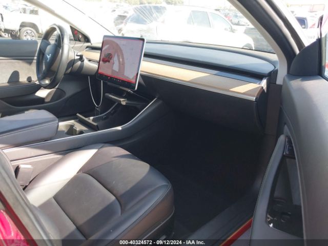 Photo 4 VIN: 5YJ3E1EAXJF126049 - TESLA MODEL 3 