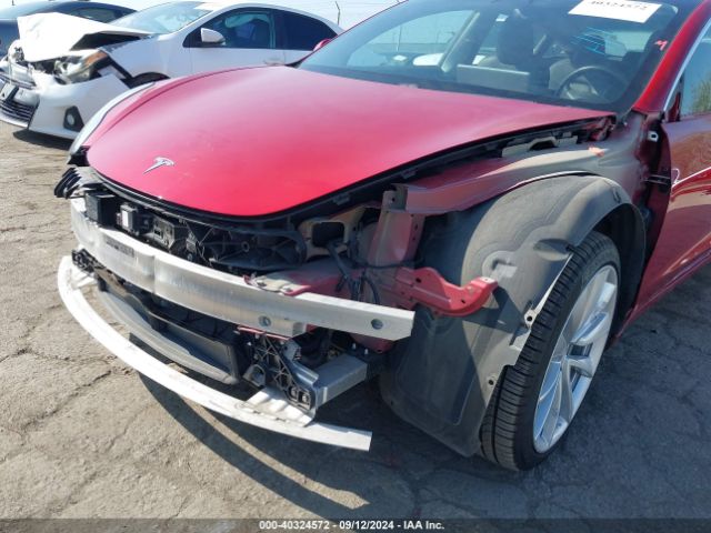 Photo 5 VIN: 5YJ3E1EAXJF126049 - TESLA MODEL 3 