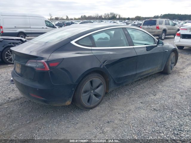 Photo 3 VIN: 5YJ3E1EAXJF152795 - TESLA MODEL 3 