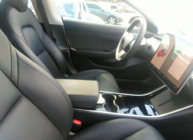 Photo 4 VIN: 5YJ3E1EAXJF153851 - TESLA MODEL 3 