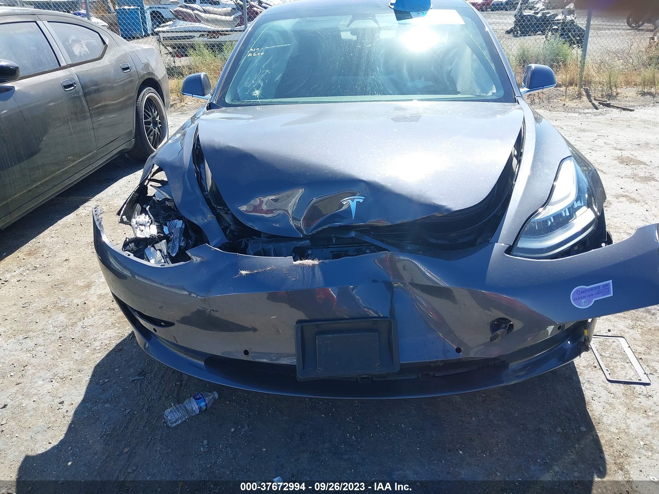 Photo 5 VIN: 5YJ3E1EAXJF157589 - TESLA MODEL 3 