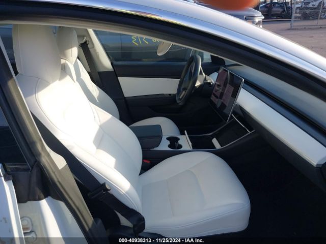 Photo 4 VIN: 5YJ3E1EAXJF169628 - TESLA MODEL 3 