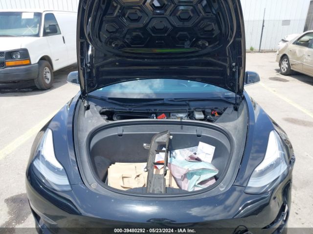 Photo 9 VIN: 5YJ3E1EAXJF172335 - TESLA MODEL 3 