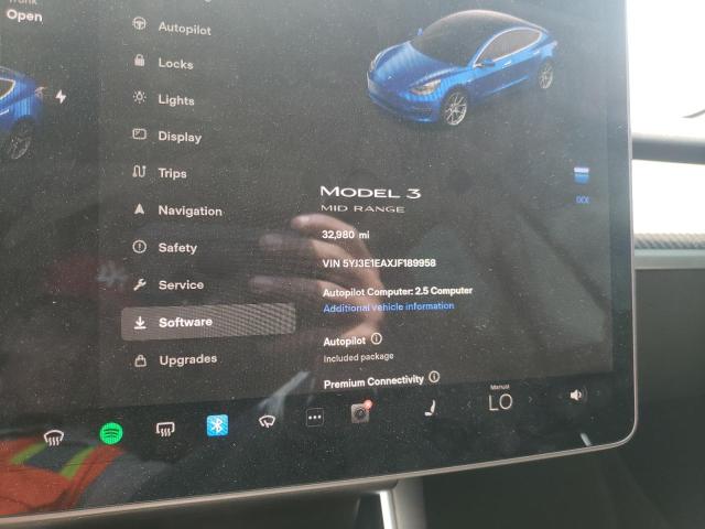 Photo 8 VIN: 5YJ3E1EAXJF189958 - TESLA MODEL 3 