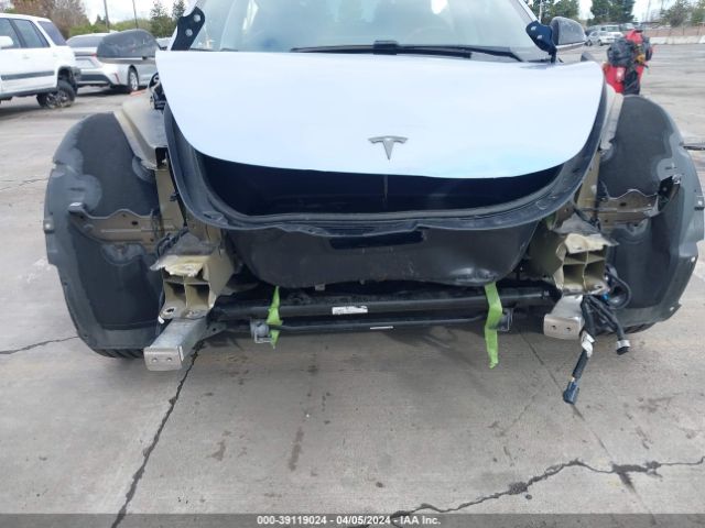 Photo 5 VIN: 5YJ3E1EAXKF300381 - TESLA MODEL 3 