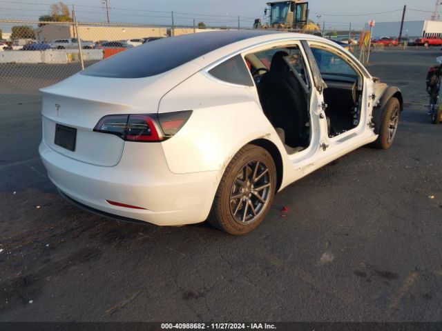 Photo 3 VIN: 5YJ3E1EAXKF310019 - TESLA MODEL 3 