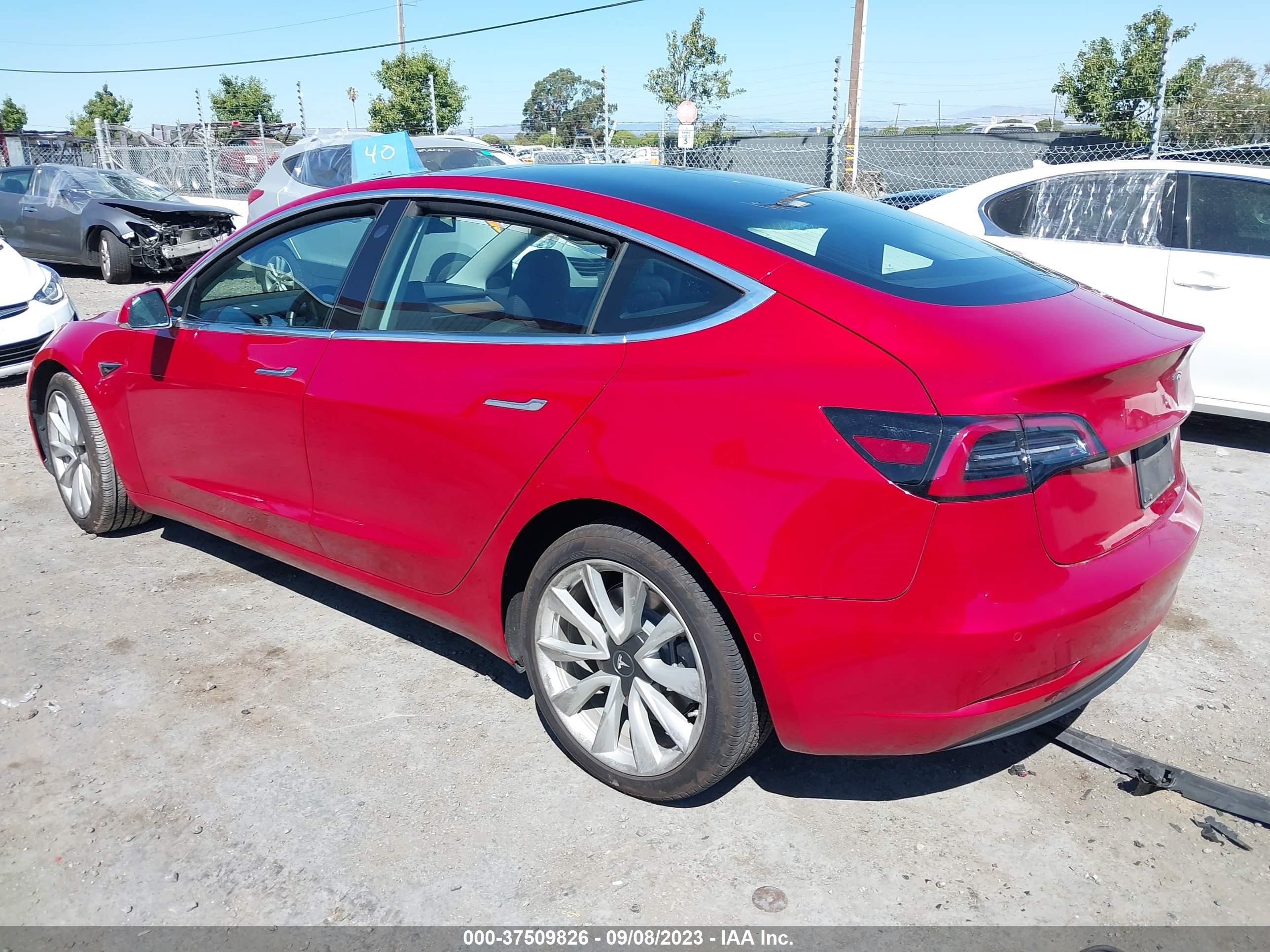 Photo 2 VIN: 5YJ3E1EAXKF314541 - TESLA MODEL 3 