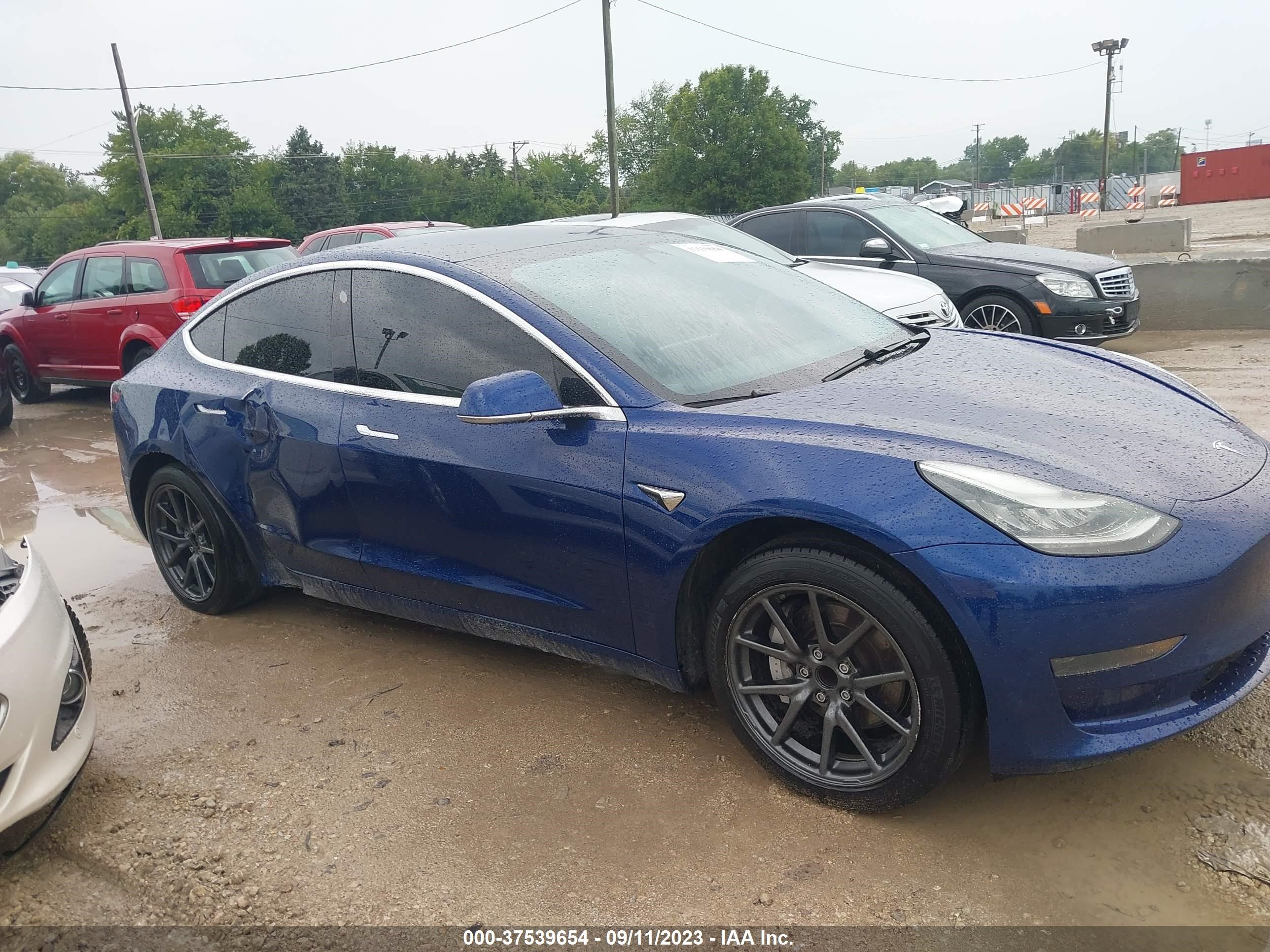 Photo 11 VIN: 5YJ3E1EAXKF411898 - TESLA MODEL 3 