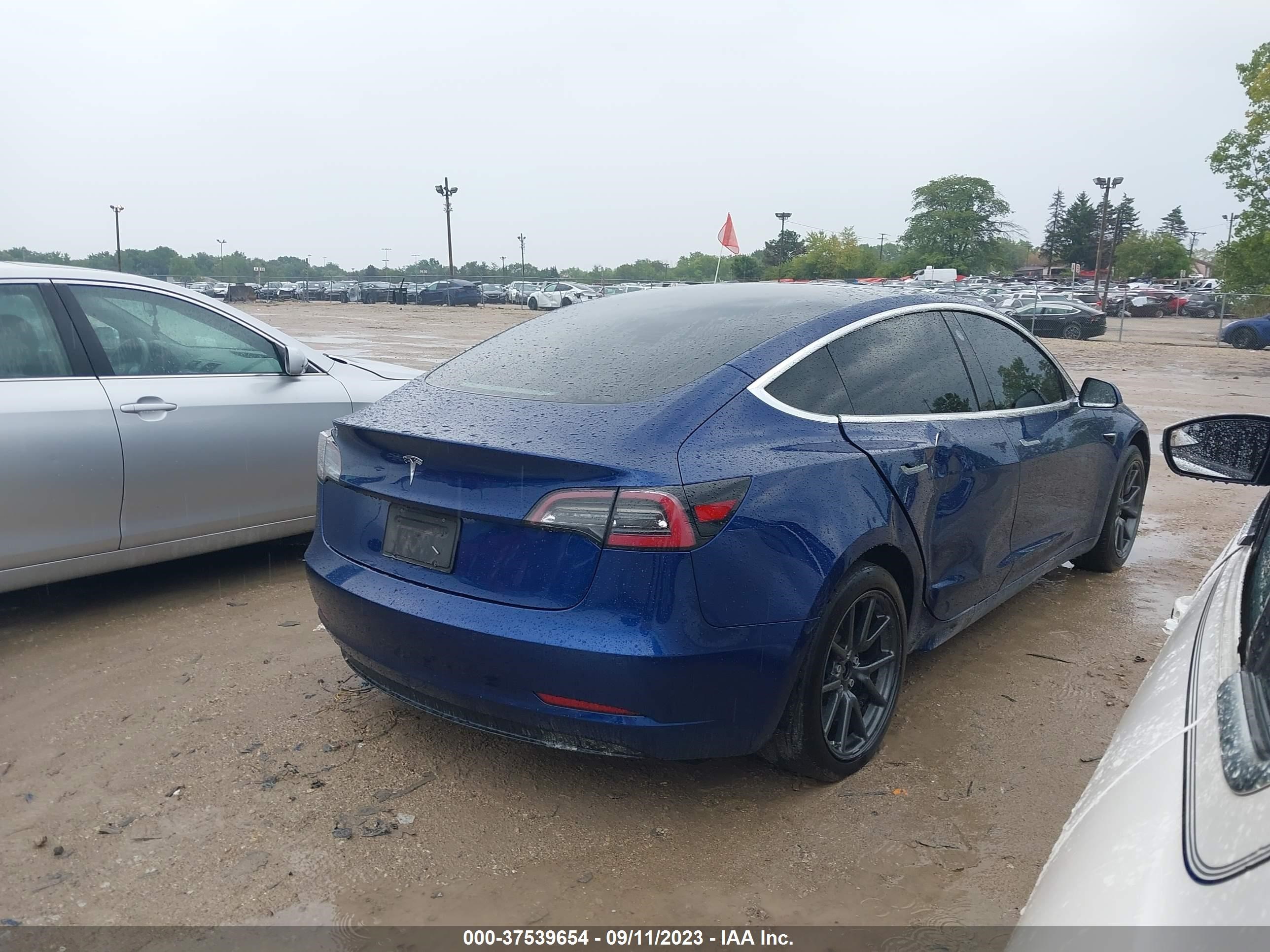 Photo 3 VIN: 5YJ3E1EAXKF411898 - TESLA MODEL 3 