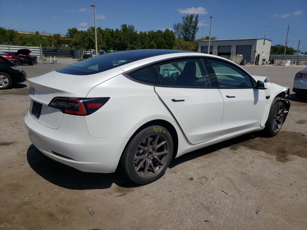 Photo 2 VIN: 5YJ3E1EAXLF504261 - TESLA MODEL 3 