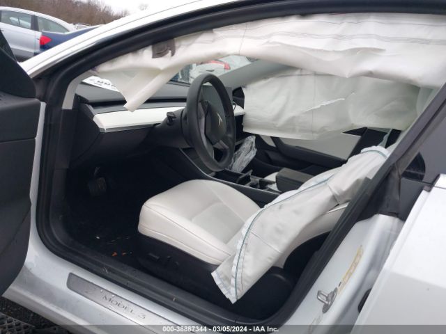 Photo 4 VIN: 5YJ3E1EAXLF591076 - TESLA MODEL 3 