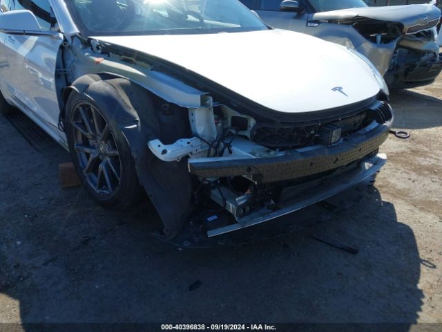 Photo 5 VIN: 5YJ3E1EAXLF632886 - TESLA MODEL 3 