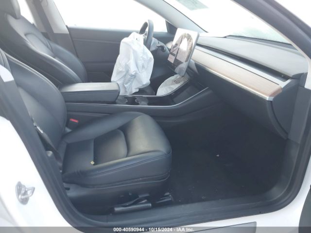 Photo 4 VIN: 5YJ3E1EAXLF709160 - TESLA MODEL 3 