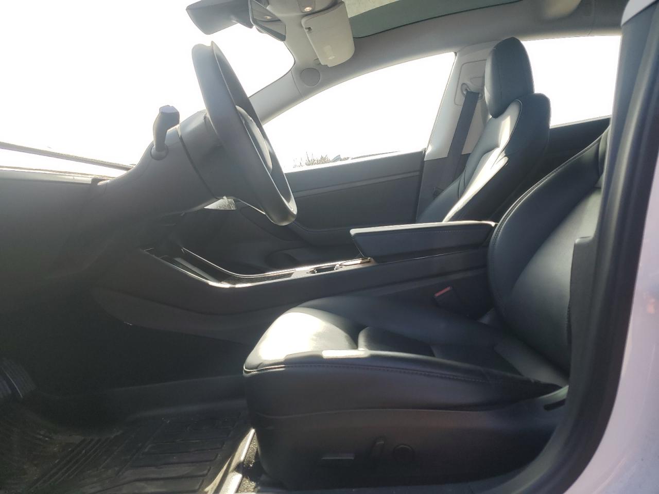 Photo 6 VIN: 5YJ3E1EAXLF792654 - TESLA MODEL 3 