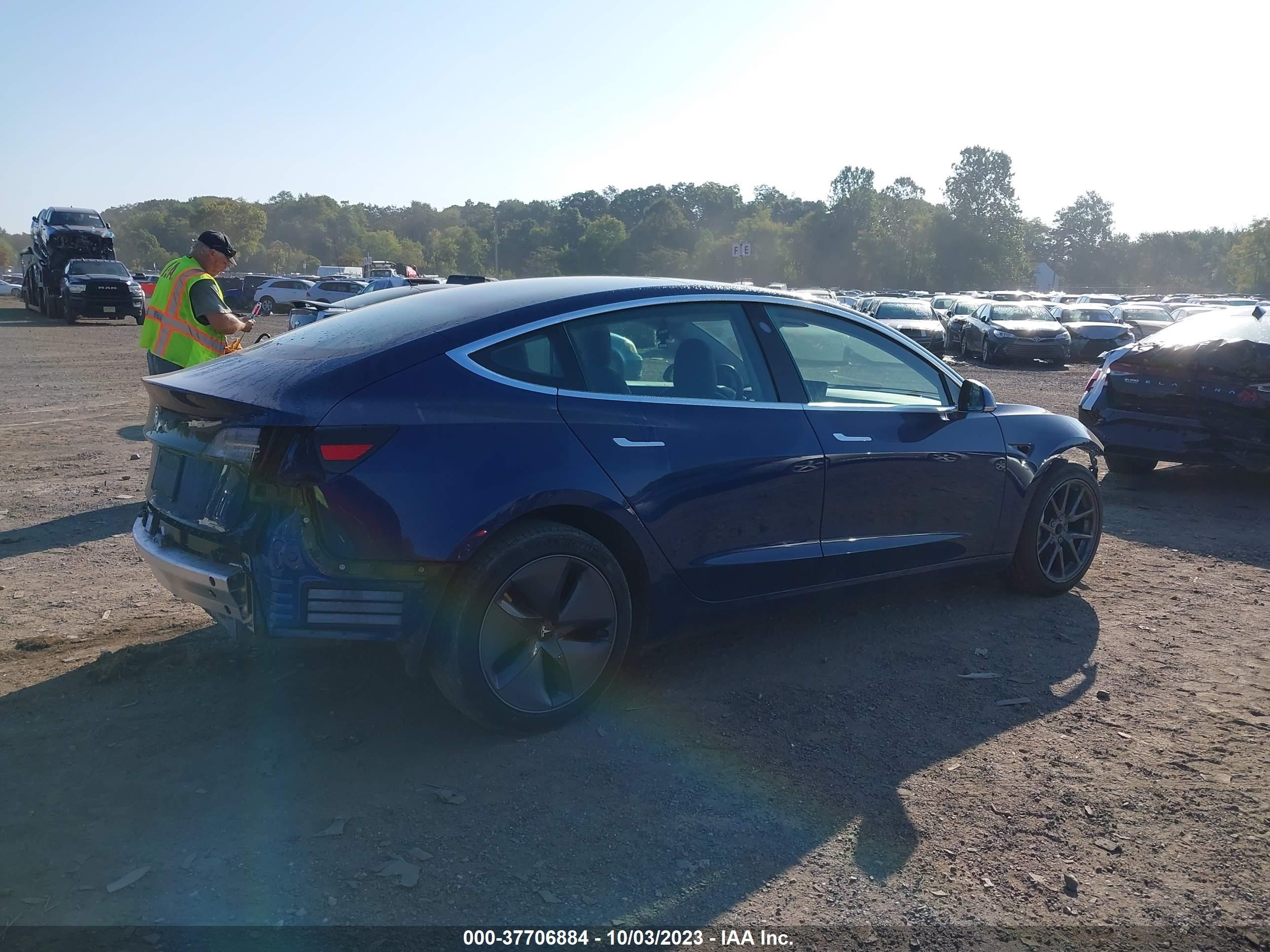 Photo 3 VIN: 5YJ3E1EAXLF796946 - TESLA MODEL 3 