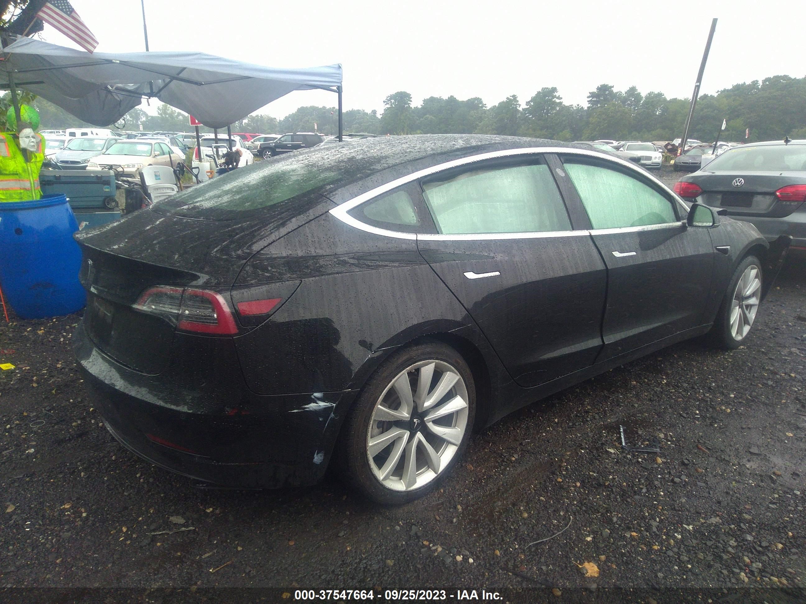 Photo 3 VIN: 5YJ3E1EAXLF797899 - TESLA MODEL 3 